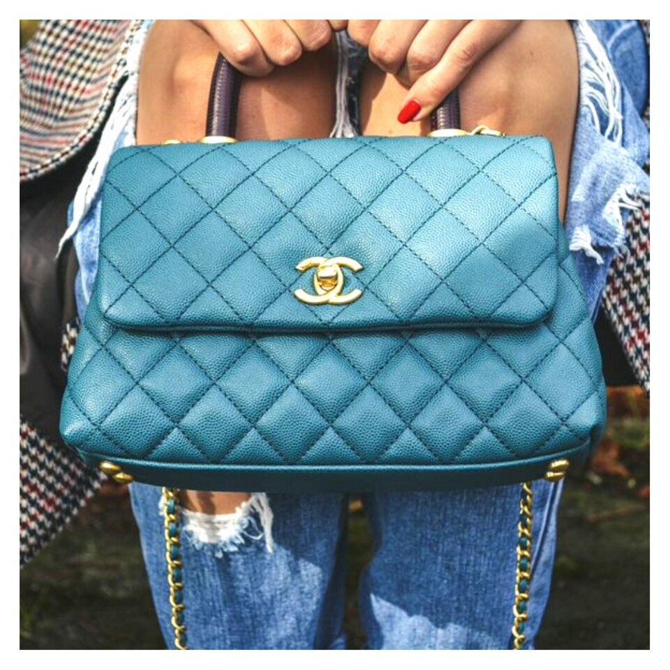 Another day, another Chanel - just one of the perks of renting 💁

bit.ly/2P4CNjb.uk 

#CircularFashion #sustainablefashion #ChanelBag #fashionrental #handbagrental #rentalrevolution
