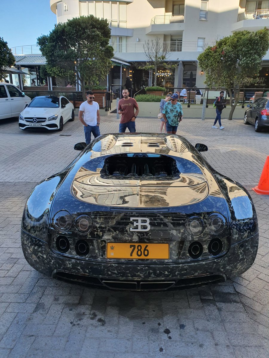 TheCapeTownGuy's tweet photo. I woke up in a Bugatti 😎 Found the Bugatti Veyron Mansory in Cape Town! Such luck #Bugatti #Veyron #CapeTown https://t.co/8et3mMHFrB