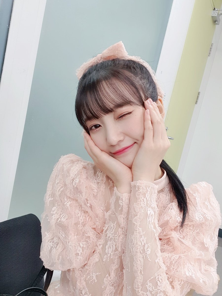 WM_OHMYGIRL's tweet photo. 윱나잇😉 #비니 #미라클 #알랍윱💜 https://t.co/x5qbh7UQax