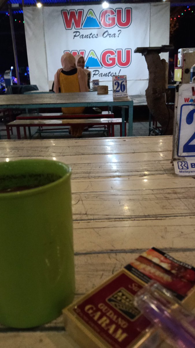 <a href="/aslikediri/">ASLI KEDIRI</a> Ngopi luuur,,, howone cocok ambek nyawang ngarepan