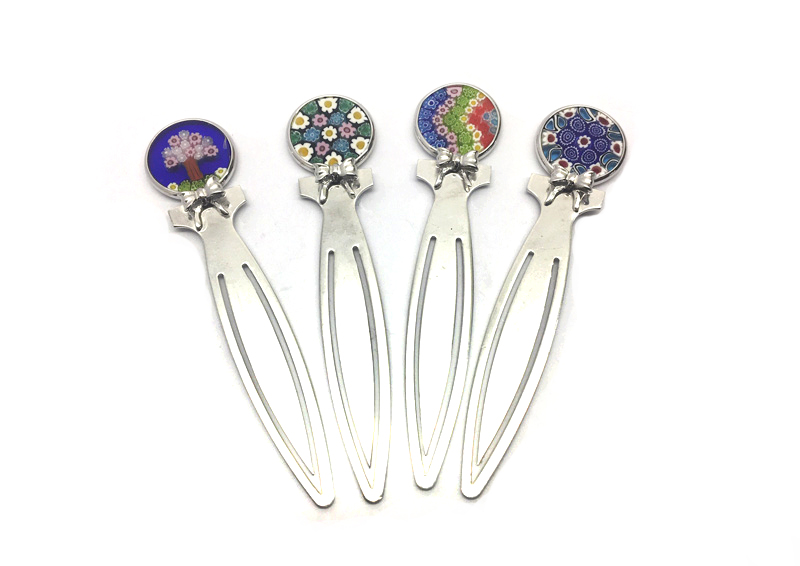 murrinashop's tweet photo. 🇮🇹 70% Off - #MuranoGlass Silver Bookmark with Millefiori Murrina (7x1,5 cm) made with assorted Murrina (14 mm in diameter) available in 10 assorted Colours, made entirely handmade by Murano master glass-makers with the lampwork technique, in our Factory in Murano - Italy. https://t.co/XnBZAWpETn