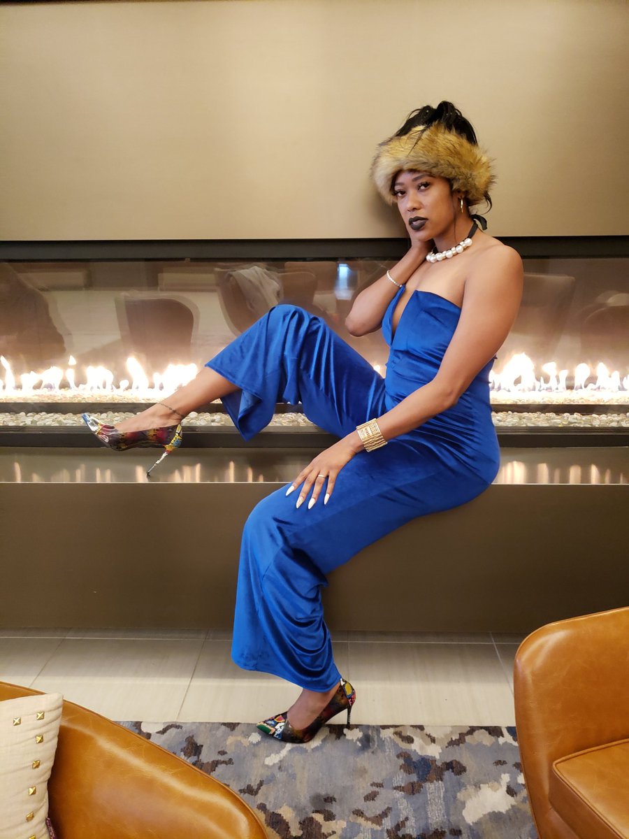 eyecandy_ch's tweet photo. Baby It's Cold Outside!! ❄💎
Fur headband,necklace,&amp; bracelet available on our website!! 
Enter code "2020" for 20% off!!
#bombshell #her #fashionista #accessories #online #slay #eyecandy #happythursday https://t.co/RIcYpBa01P