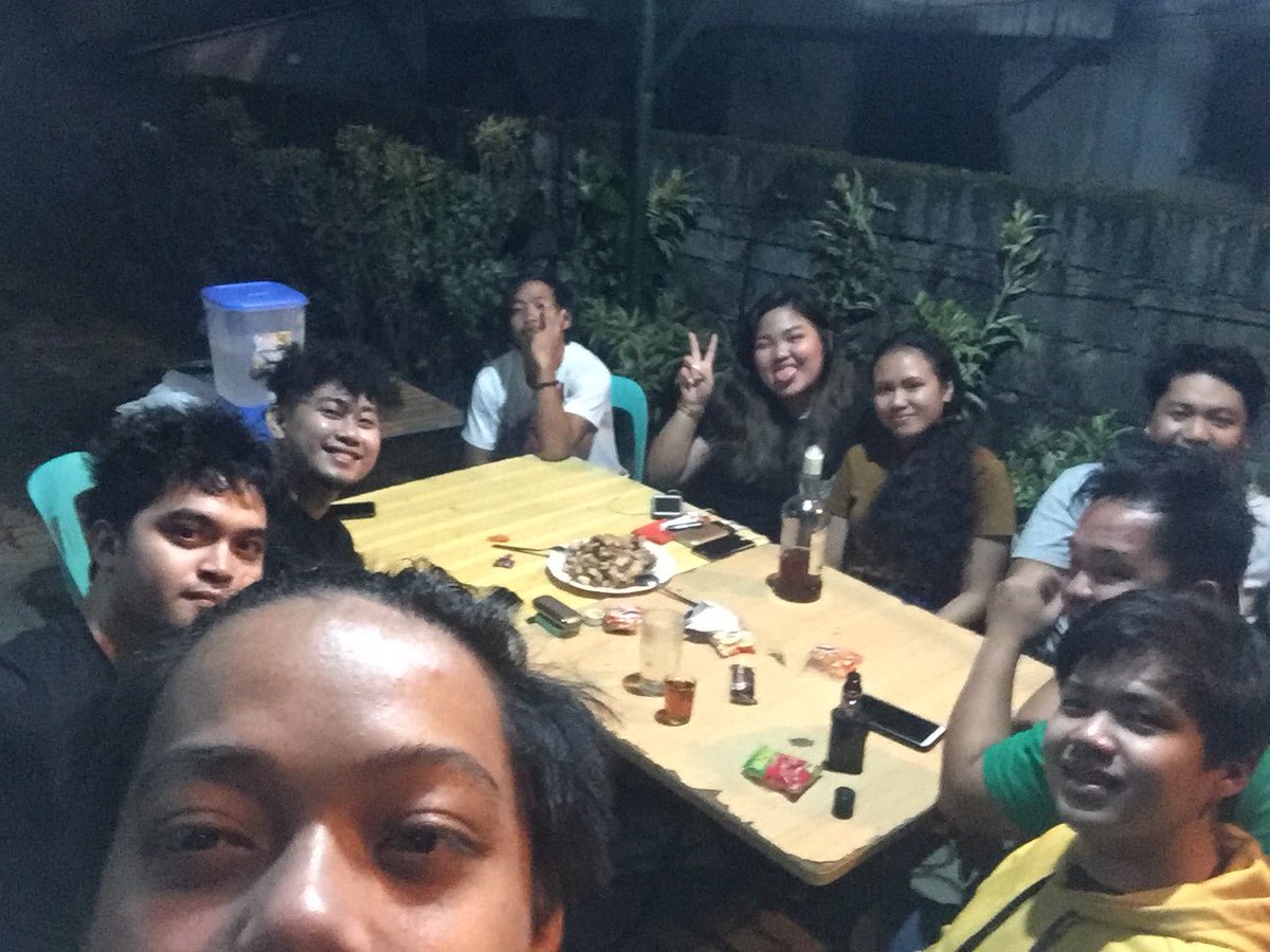 cinjarela's tweet photo. batch 2014! 🍻💙 @charryrodrigo
#casans https://t.co/w3KKWesrsg
