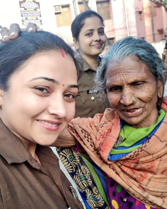 Call 112 tweet media