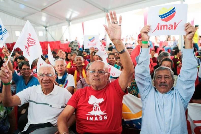 #InassInforma
La Asamblea Nacional Constituyente (ANC) trabaja en planes para incorporar a los adultos y adultas mayores en las diversas actividades productivas del país.
#SomosPatriaDeVerdad <a href="/NicolasMaduro/">Nicolás Maduro</a> <a href="/gladysrequena/">Gladys Requena</a> <a href="/dcabellor/">Diosdado Cabello R</a> <a href="/ANC_ve/">Constituyente</a> <a href="/MervinMaldonado/">Mervin Maldonado</a> @psuvaristobulo