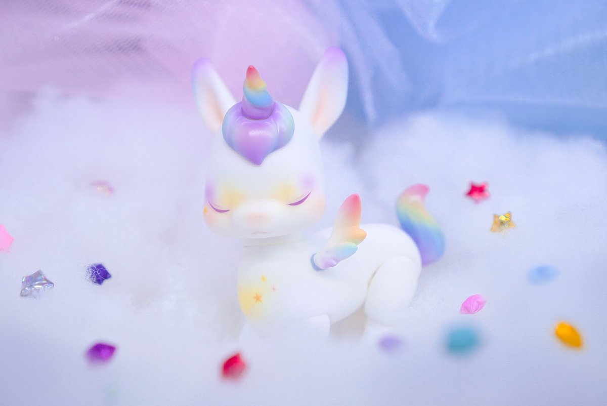 봄비가 내린 후 활짝 핀 무지개 속에서 태어난 스프링이에요. 신이 나면 깡총깡총 뛰어다니며, 순수하고 천진난만한 성격의 아기유니콘이랍니다~
도색&amp;메이크업: 진밤(<a href="/ginbam_/">진밤💫</a>)님
#cocoriang
#crail