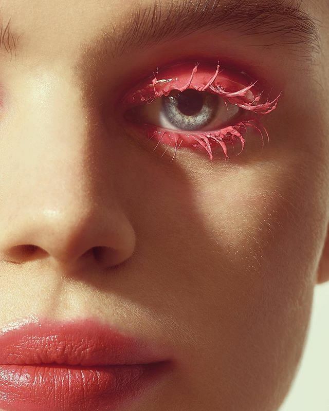 SchonMagazine's tweet photo. Eyes on you #Bestof2019
https://t.co/xUJoScw9Aw
photography. @shotbySander
models. @Charlotte_Rousee @BookingsModels
make up. @Adrian_Rux
#SchonMagazine#Throwbackthursday #TBT #throwback #beautyeditorial #goodbye2019 #welcome20… https://t.co/GBuzM469B8 https://t.co/radS7kEq8f