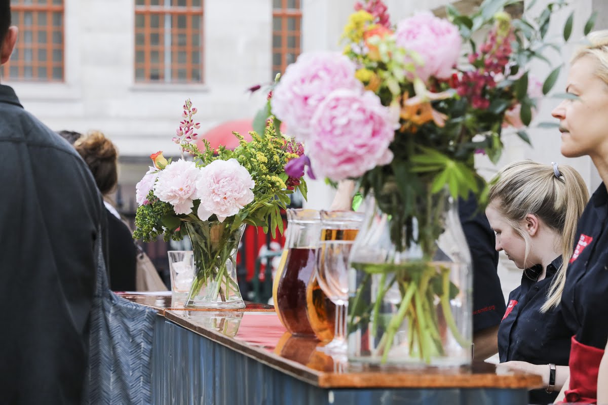 Blooming into #2020 🍾

Our blue and copper bar looking 👌 at <a href="/SMITF_Venues/">St Martin in the Fields - Event Venue</a> 

Get in touch and let's plan your 2020 event! 📞📨velvetliving.co.uk/contact/
