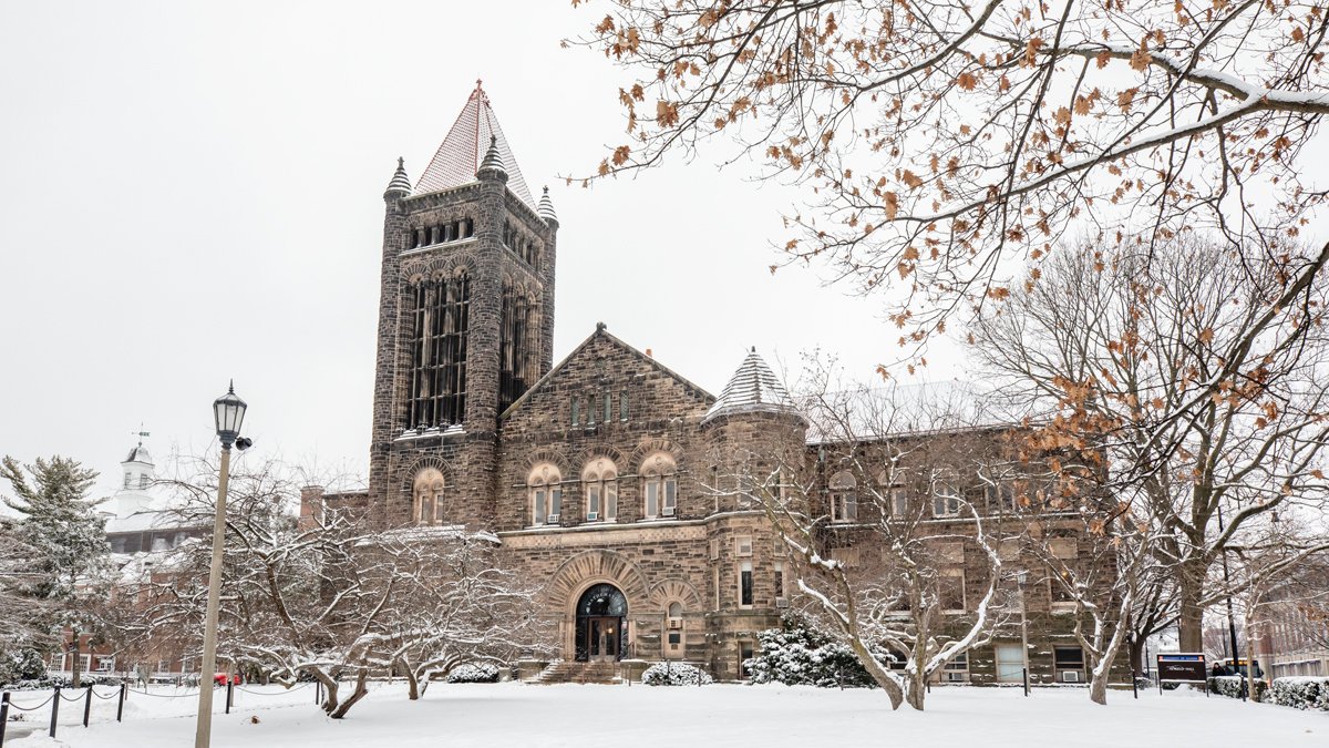 🔶#14 among U.S. public universities by U.S. News &amp; World Report
🔷#20 in the world by Center for World University Rankings
🔶Top ten best college town by Livability

Future Illini: the deadline to apply to the University of Illinois is Jan. 5 ➡️ admissions.illinois.edu/Home/myillini-…