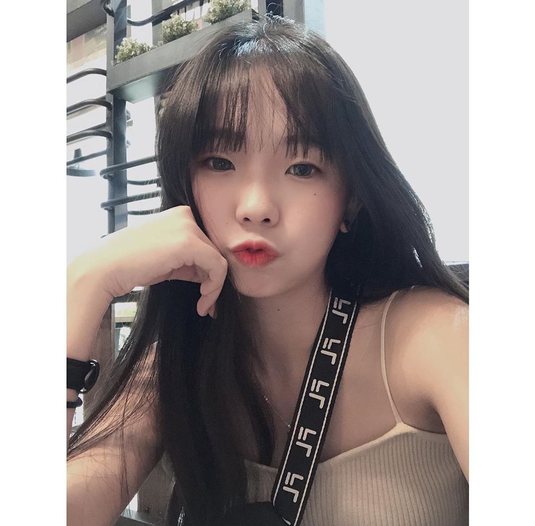 LittleL87221016's tweet photo. 不爱穿胸罩可是身材很好的小姐姐 这个时间大家还不给他她喂奶吗？#射屏 #精液 #反差婊 #公交车 #羞辱 #大奶 #美腿 #母狗 #cumtribute https://t.co/pe83jJzPrz