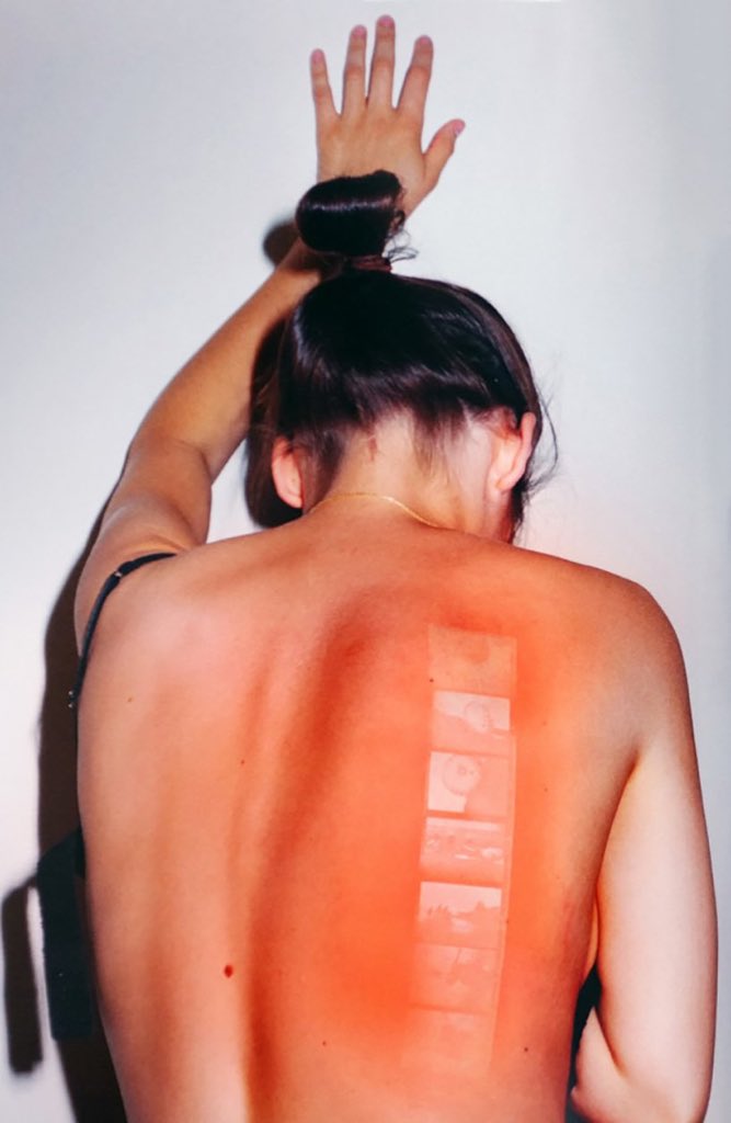 mqqqxim's tweet photo. Thomas Mailaender - Photography on skin using negatives and a uv lamp to ‘sunburn’ the old photos onto model’s bodies. https://t.co/jgYwHYxm7p