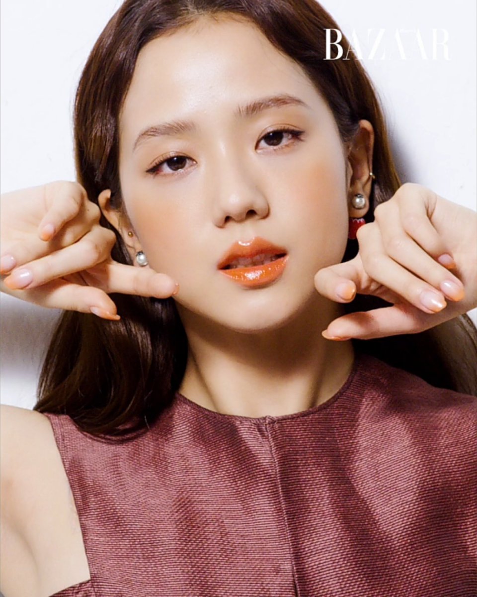 jisooschart's tweet photo. If you saw this tweet you're obligated to retweet &amp; reply with:  

"FOLLOW SOOYAAA__ ON INSTAGRAM #OurHappinessJISOODay #우리의행복_지수야_생일츄카해 "

Let these hts gets more tweets bcs our baby deserve it💓. Don't forget to follow jisoo on IG. Let's promote her Instagram well! https://t.co/jk15EVZb6U