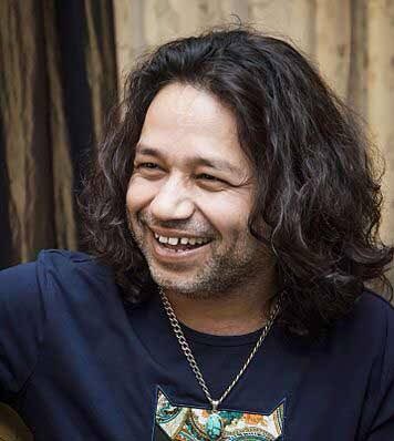 RealHistoryPic's tweet photo. Singer Kailash Kher got notice from IIT Kanpur for his song “Allah Ke Bande Hans De”, Where he allegedly want only Muslim people to Smile.(2019) https://t.co/BgiFpxTgCq