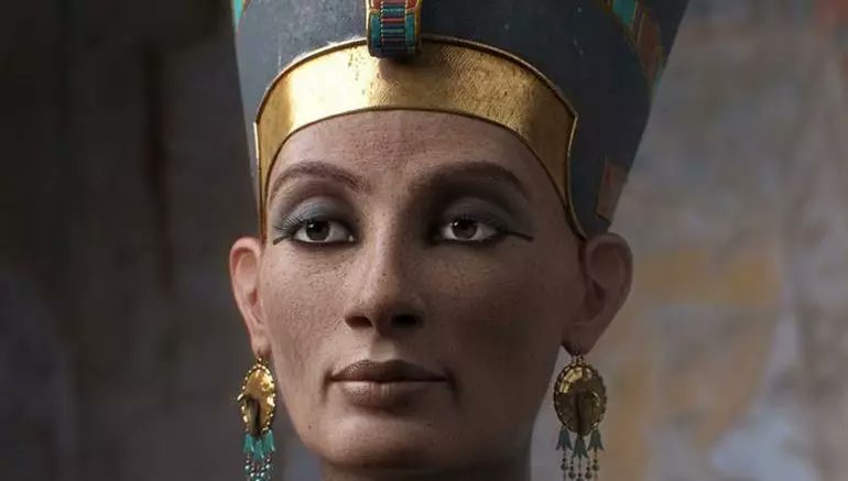 The Mysterious #Nefertiti: #History And #Reconstruction realmofhistory.com/2019/04/12/nef…