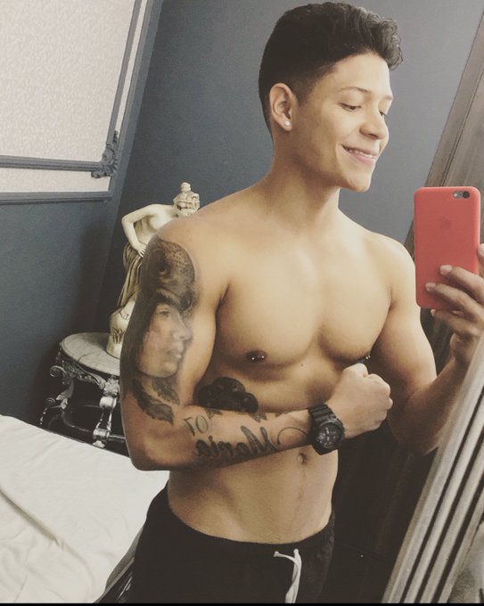 Hey Happy New Year ! 🎁🎁🎁 All the best in 2020 to every body... I am #online waiting for some this new<a href="/tag/follow"class="tags"><span>#follow</span></a><a href="/tag/show"class="tags"><span>#show</span></a><a href="/tag/online"class="tags"><span>#online</span></a><a href="/tag/newyear"class="tags"><span>#newyear</span></a><a href="/tag/cammale"class="tags"><span>#cammale</span></a><a href="/tag/part"class="tags"><span>#part</span></a>