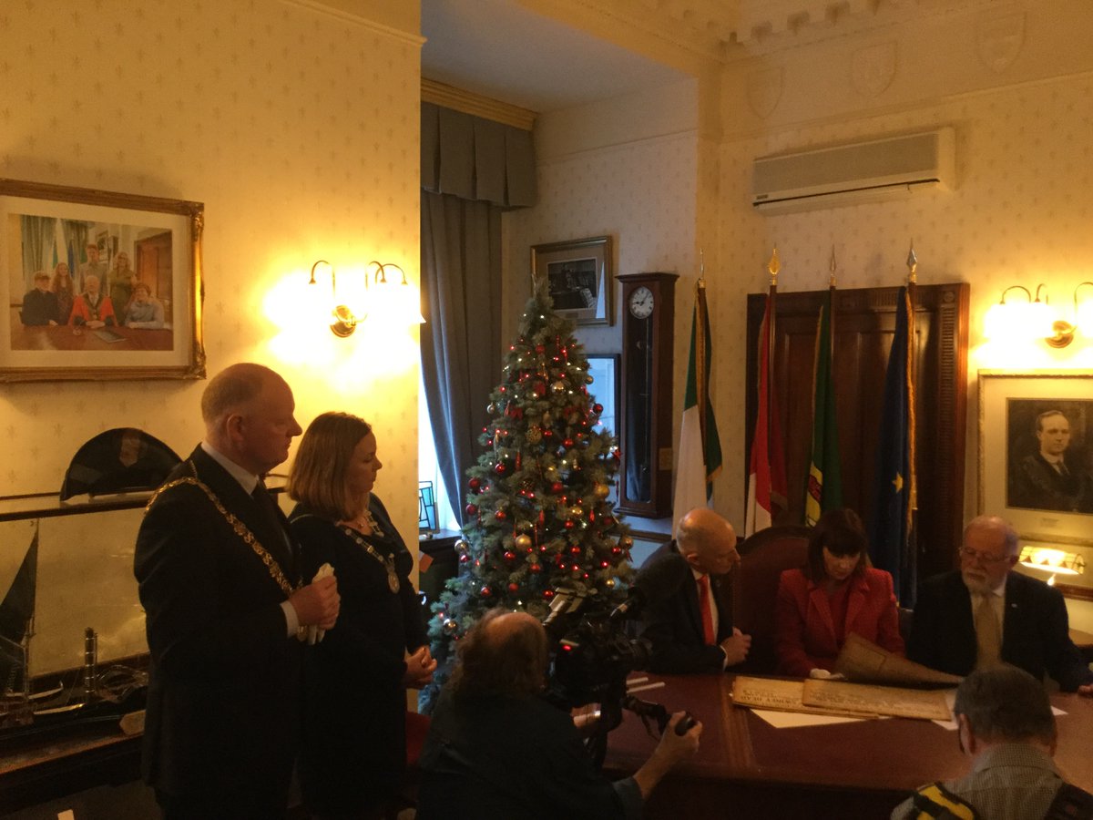 Cork County Council (@corkcoco) on Twitter photo At the launch of Cork 2020 Commemoration Programme -<a href="/SusanMcCarthyFG/">Susan McCarthy</a> deputising for <a href="/mayor_co_cork/">Mayor of the County of Cork</a> & Lord Mayor Cllr John Sheehan with Minister <a href="/josephamadigan/">Josepha Madigan ⚖️✨</a> & Minister @davidstantontd joined by Cathal MacSwiney Brugha, grandson of Terence MacSwiney at City Hall today. At the launch of Cork 2020 Commemoration Programme -<a href="/SusanMcCarthyFG/">Susan McCarthy</a> deputising for <a href="/mayor_co_cork/">Mayor of the County of Cork</a> & Lord Mayor Cllr John Sheehan with Minister <a href="/josephamadigan/">Josepha Madigan ⚖️✨</a> & Minister @davidstantontd joined by Cathal MacSwiney Brugha, grandson of Terence MacSwiney at City Hall today.