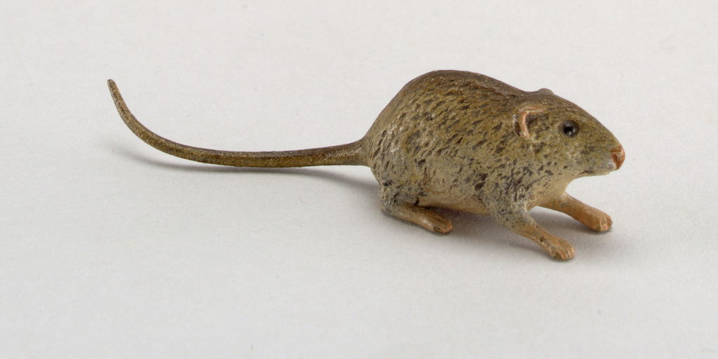 Ceramic figure in the form of a small brown rat