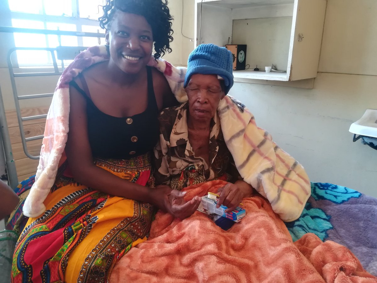 CommInfluencers's tweet photo. Applauding #CommunityInfluencers @VhoMdluli &amp;  Xolile Nyathi for mobilizing resources&amp; #Bulawayo #youths to appreciate #oldpeople at Entembeni Old People's Home in Bulawayo today

@Age_Int @age_uk
#AgewithRights #GugawithRights #AgewithDignity #StandUp4HumanRights #YouthStandUp https://t.co/XN1izJs8ag