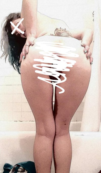 Find the jewel! If this gets 50 retweets by the end of the day, I'll share without the scribblies! 🤭👅💚💋🍑<a href="/tag/follow"class="tags"><span>#follow</span></a><a href="/tag/rt"class="tags"><span>#rt</span></a><a href="/tag/milf"class="tags"><span>#milf</span></a><a href="/tag/eatme"class="tags"><span>#eatme</span></a><a href="/tag/naturalbod"class="tags"><span>#naturalbod</span></a><a href="/tag/sexylilmama"class="tags"><span>#sexylilmama</span></a>