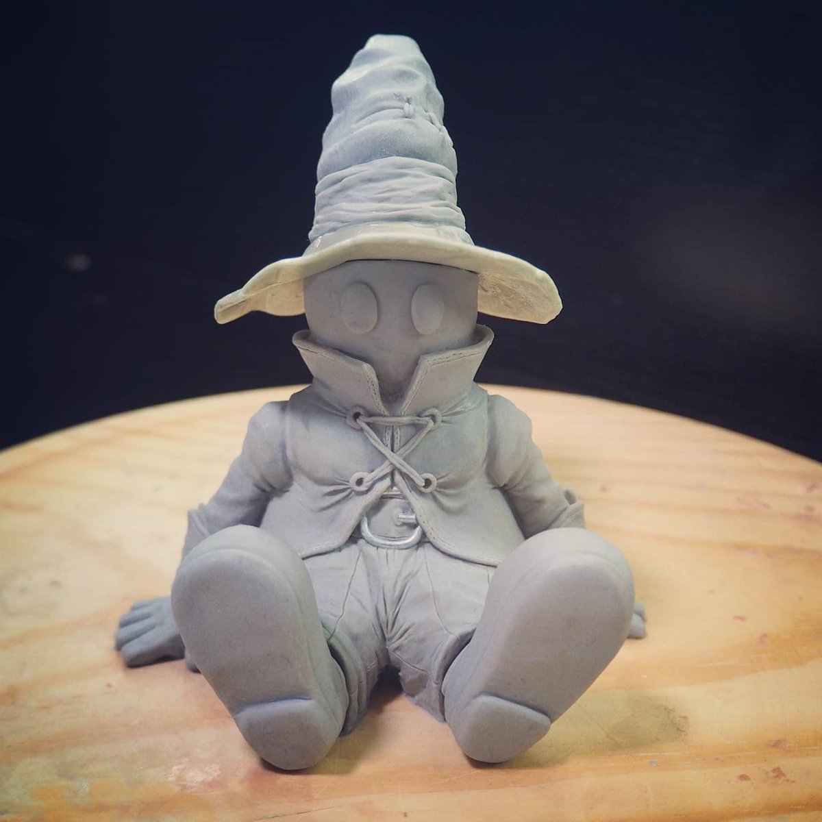 EstudioAdrian's tweet photo. Nuevo trabajo casi acabado! Por aquellos momentos que marcaron una era 😊
#vivi #finalfantasy #finalfantasyix #squareenix #playstation #ps1 #psone #magonegro #blackwizard #videogames #handmade #sculpture #arte #art https://t.co/hoIwWkCQk2