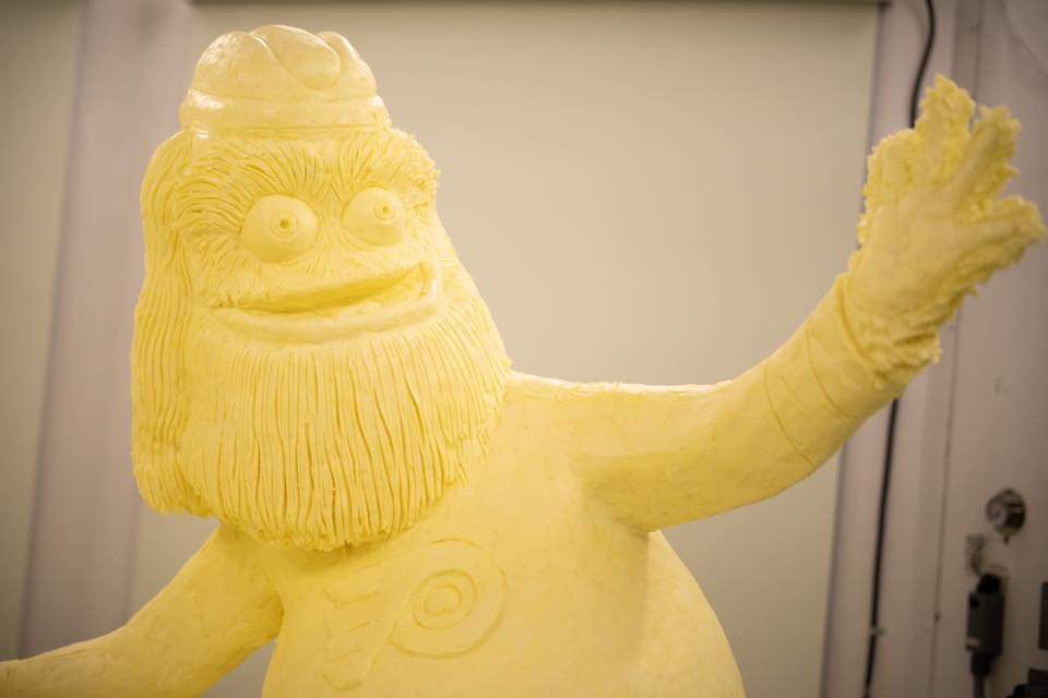 HeidiEve981's tweet photo. Guys. It's @GrittyNHL, immortalized in...butter at the 2020 #PAFarmShow 👀🧡
Now I've seen everything.😂
#Gritty #2020FarmShow https://t.co/VIYgI840Uj