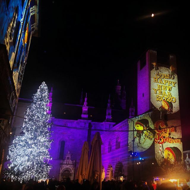 Immancabile appuntamento annuale con la @cittadeibalocchi . Sempre bella e romantica... ✨#magiclightfestival #como ift.tt/2ZJY1V3