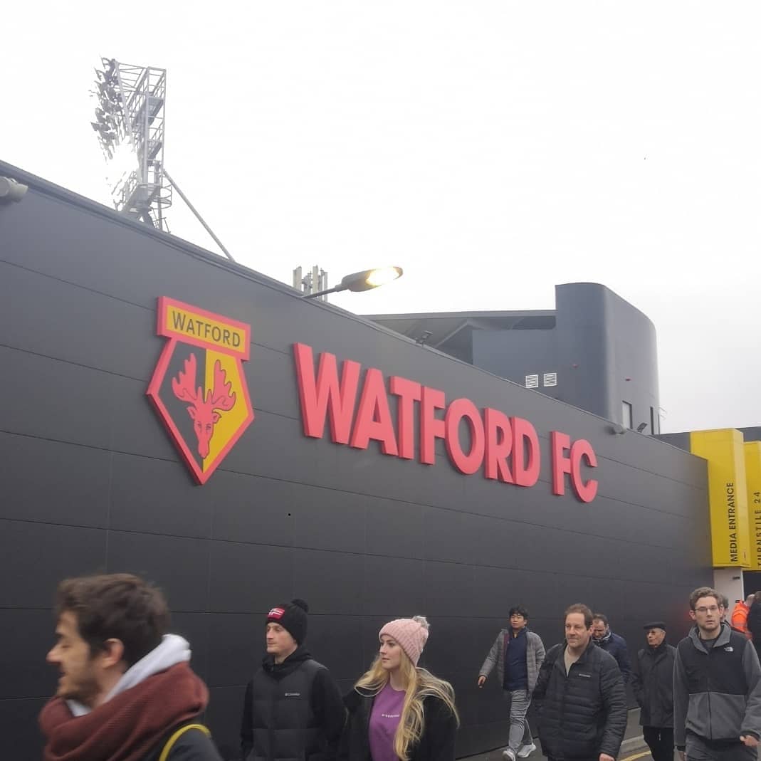 osbornesl86's tweet photo. New Years Day throw back ♥️ Day 1 of 366 . Day out at Watford with r Jaffa knacks 🥰 supporting the man in the middle ♥️🏃🏻‍♂️ When ya jump up when wolves score and ur surrounded by Watford fans 🙈🙋🏼‍♀️🤣 not by best thought out moment 🤣🤣 worth it!! https://t.co/w1iZ3paY3v
