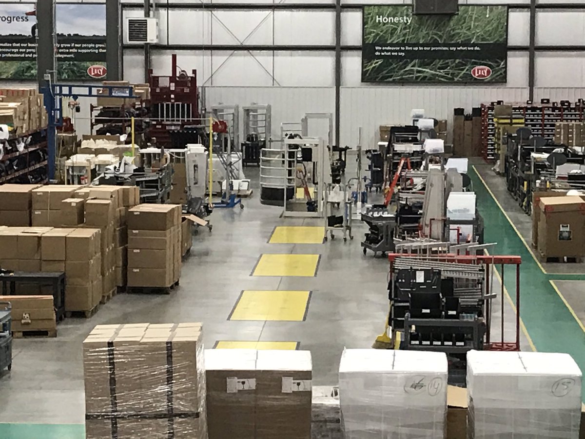 XAV1ERDrake's tweet photo. First day of 2020 in the books! First couple bots of the year working their way down the line. https://t.co/5950YANxRs
