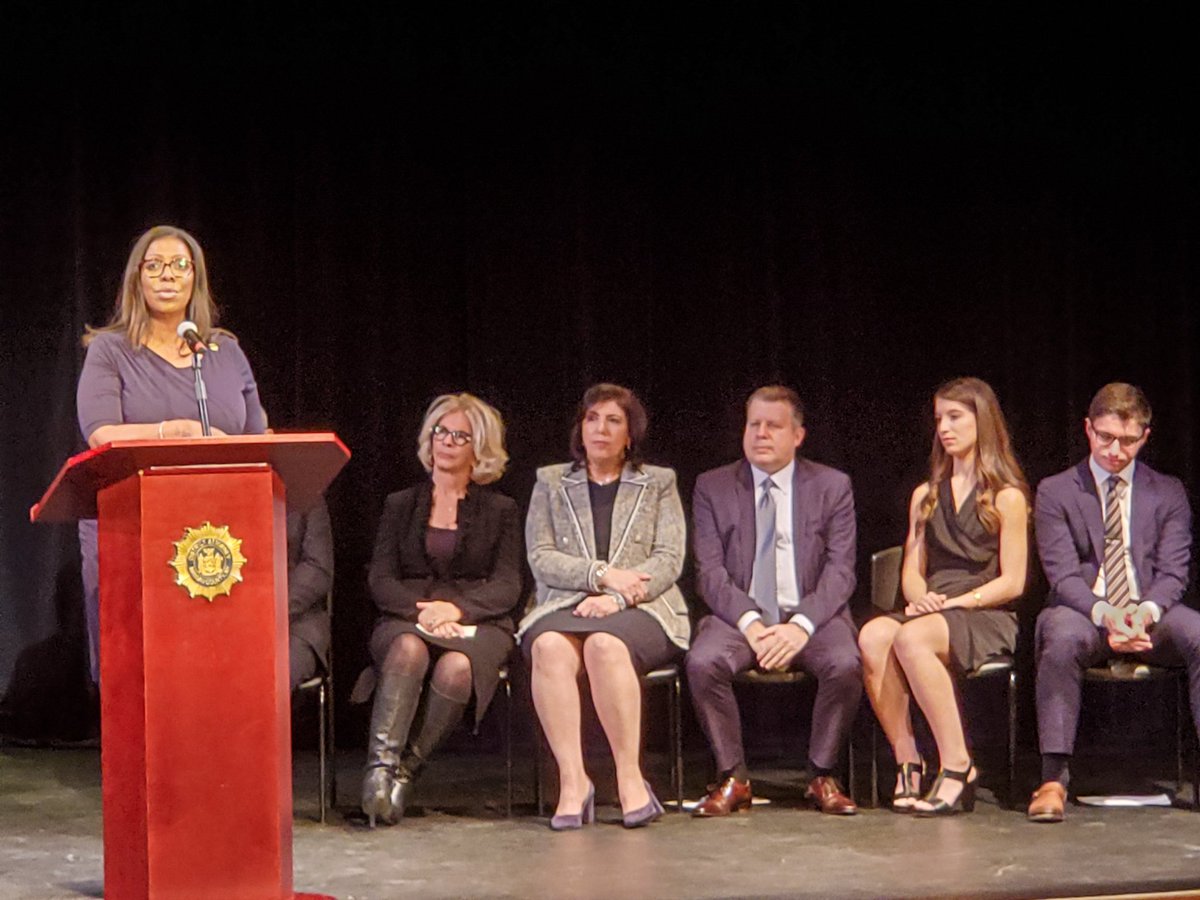NewYorkStateAG's tweet photo. I know @madelinesingas will continue to be the kind of DA our state needs at the local level to defend the rule of law and protect the rights of the people of Nassau County.
 
I look forward to continuing our work together in the years ahead to deliver justice to New Yorkers. https://t.co/qxVlB4S9xB