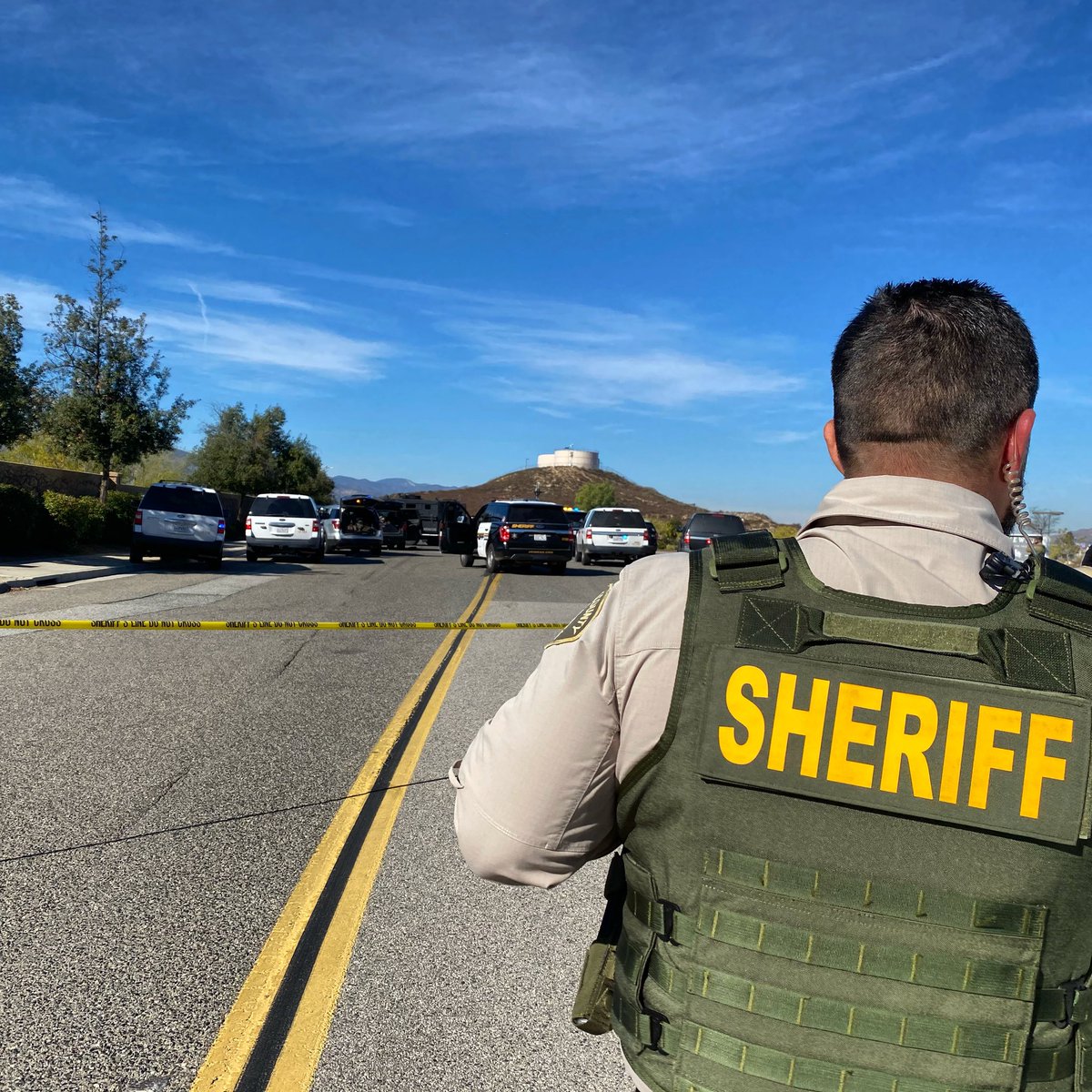 RSO's tweet photo. 🔺Deputy Involved Shooting in Murrieta🔺

Click for details ⬇️

https://t.co/r0inIu3cIe https://t.co/UuCJmDJa9i
