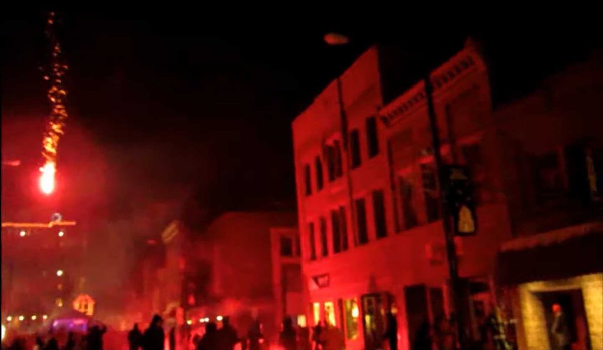 MIKL0SS's tweet photo. So my hometown had a fireworks display to bring in the new year... https://t.co/mZASZqcGFb