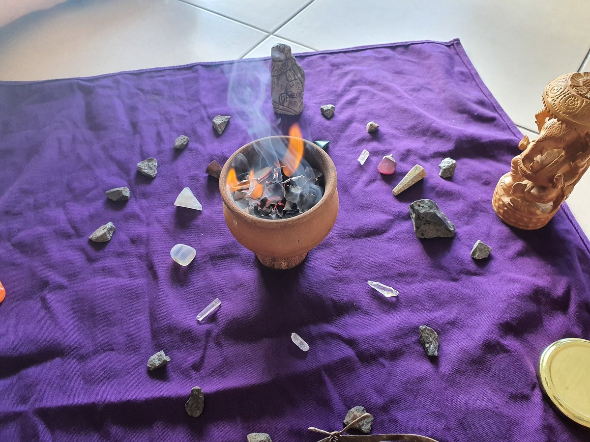 FdeFederico's tweet photo. En #WitchMode! https://t.co/ogaVM1tT66