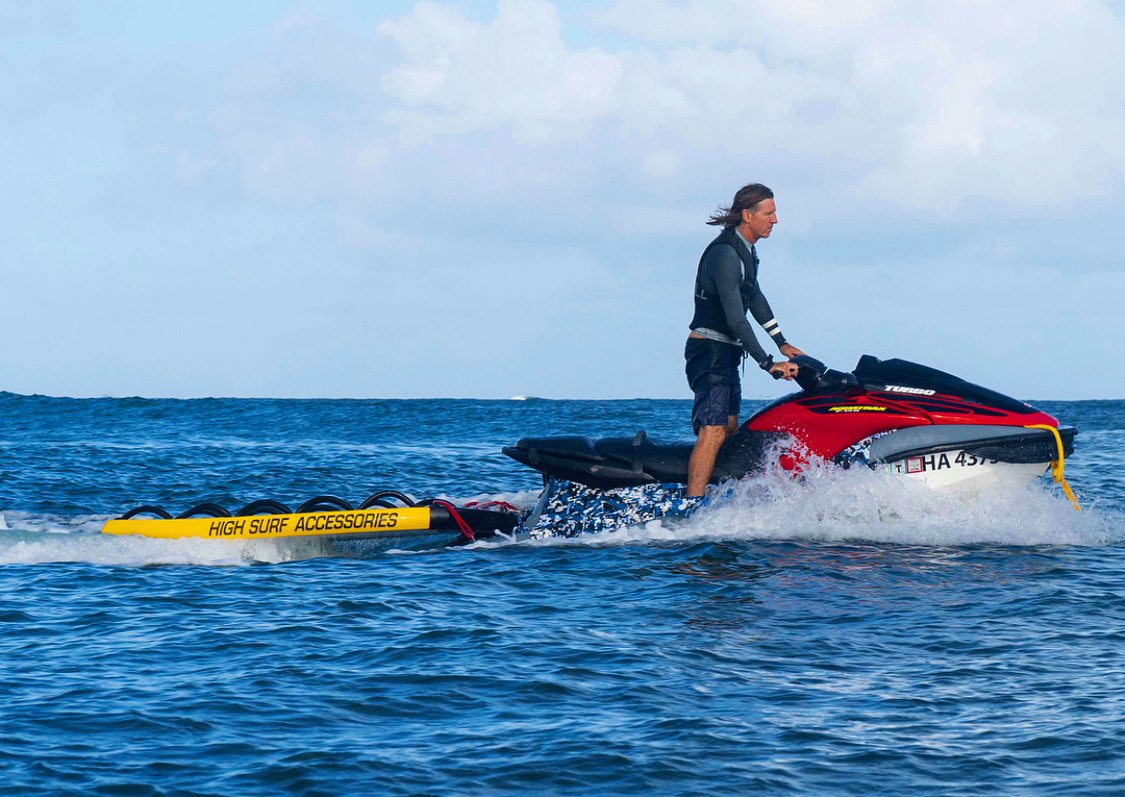 Our very own Mike Slattery of @highsurfaccessories is cruising into the New Year in style. 📸 <a href="/zacramos/">zacarias ferreira</a> 
#HawaiiSurfRescue #Safety #Rescue #Hawaii #NorthShore #HighSurfAccessories #Jetski #DanaBrownFilms #DanaBrown