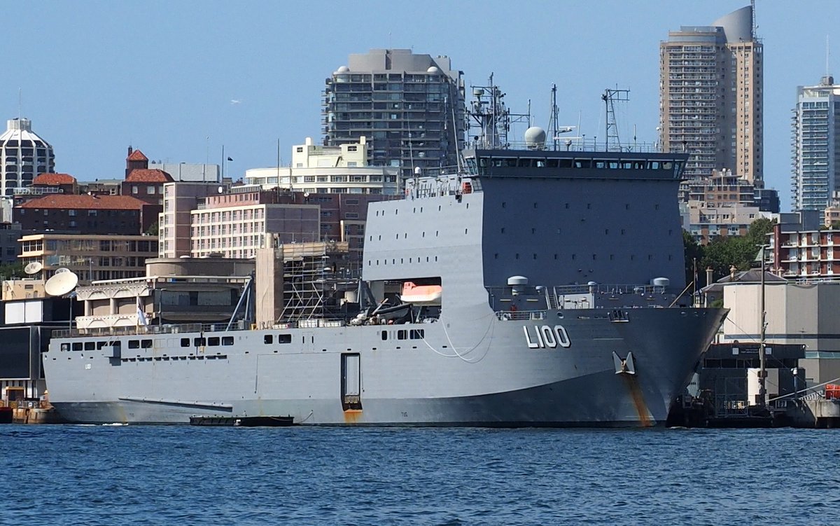 Royal Australian Navy to take evacuees from Mallacoota to Westernport Bay, not Port Welshpool. <a href="/tgsstar/">The Great Southern Star</a> 
bit.ly/2ZMLr7i