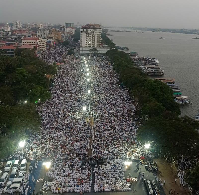 01.01.2020
Biggest protest against CAA & NRC happening right now in Ernakulam, Kerala.
#CAA_NRCProtests 
#IndiansAgainstCAA