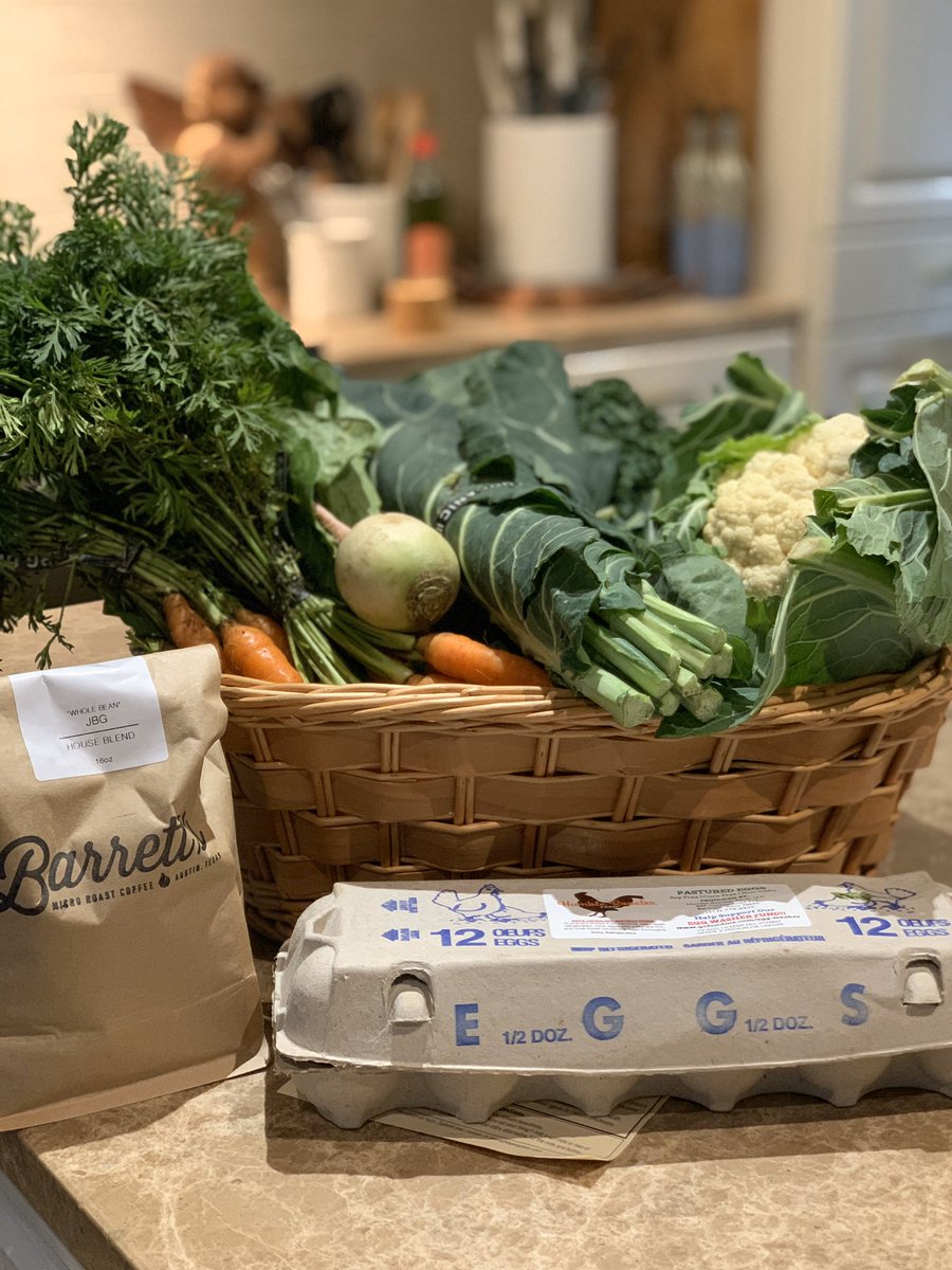 kristinkschell's tweet photo. Picked up CSA basket @shalomaustin So cool to see holiday installation next to #theturquoisetable The Dreidel Labyrinth Sculpture is by local artist Marcia Ruff. Fresh veggies from @JBGorganic What treasures have you found today in your neighborhood? https://t.co/j7ezCHT77E