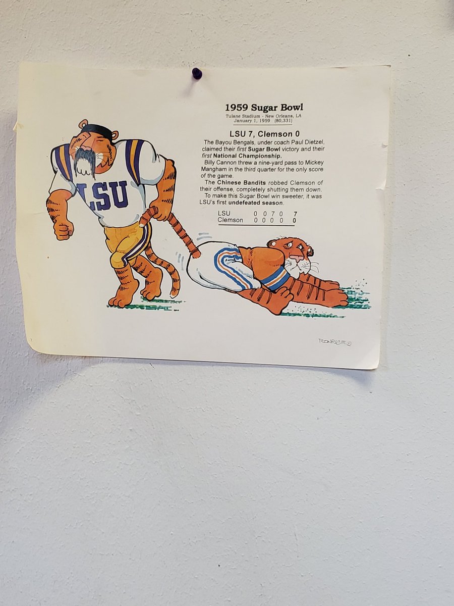 mjacksoncarwash's tweet photo. Picking up a delicious #sandwich at #Poboyexpress and just seen this on the wall. #GeauxTigers !!🏈 https://t.co/ZG0MT06ZWL