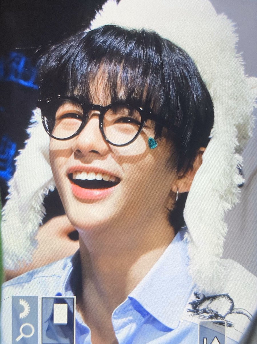 「 day 2/366 」　　　↳  #스트레이키즈  #황현진  hyunjin, i love you so much. i love you more than you know ^__^