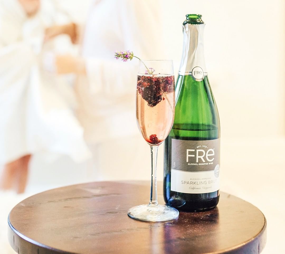 SGWineSpirits's tweet photo. If your New Yearโs resolution includes participating in Dry January, @frewines can help. Have you tried Fre Wines alcohol-removed wines?โจ#resolutions #bubbly #AlcoholRemoved #FreWine #sgws #cheers https://t.co/qJrZPy32nr