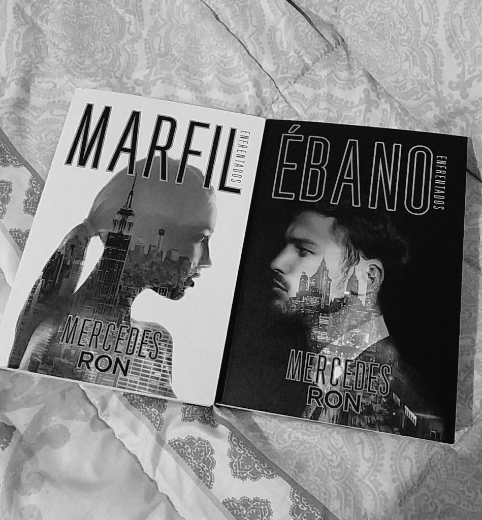 ReaderOtaku's tweet photo. Cuando te devoras dos libros en una semana porque no puedes dejar de leer. @MercedesRonn, gracias por hacerme perderme en la historia de Marfil y Sebastian 💓 https://t.co/Mh0S7GhfrW
