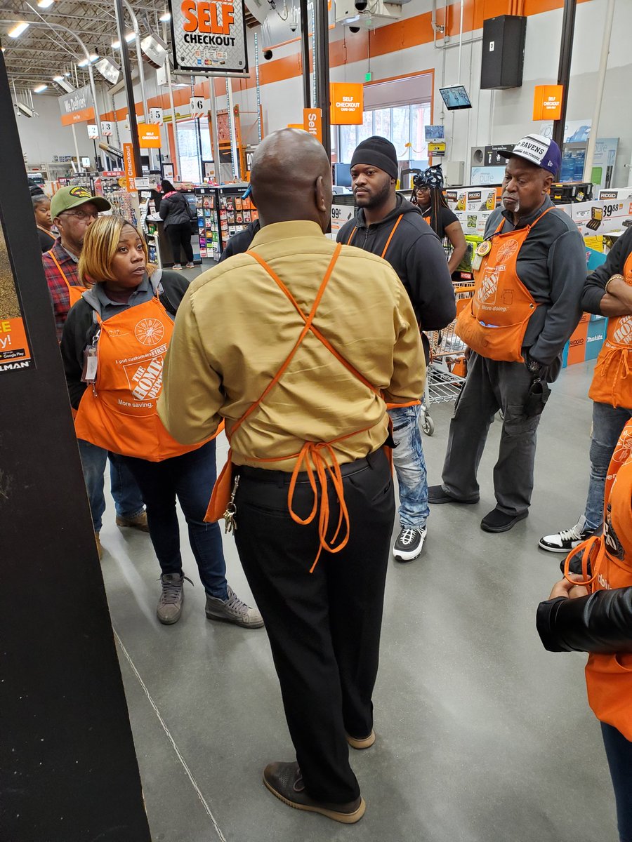 BrandiBasham's tweet photo. @JamesMayHD giving the associates a PK to our associates on #keyhero. @THEBFERRARO https://t.co/dPXqlclNRF