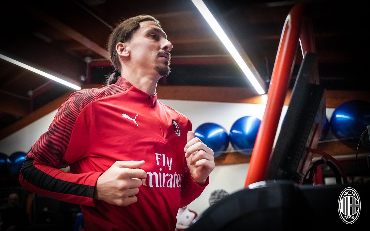 acmilan's tweet photo. 🛬👨‍⚕️✍🏻💪🏻
Welcome back, @Ibra_official!
#IZBACK #SempreMilan https://t.co/Je2BYogIgz