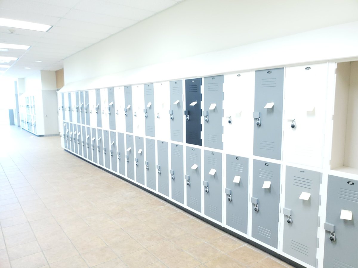 aevidum's tweet photo. S/O to the amazing @Aevidum club at @ESASDHSNORTH who placed a positive note on every students' locker right before winter break!

#aevidum #gotyourback #mentalhealth #suicideprevention #endthestigma #suicideawareness #schoolculture #nomoreemptydesks https://t.co/Fqty62kFFi