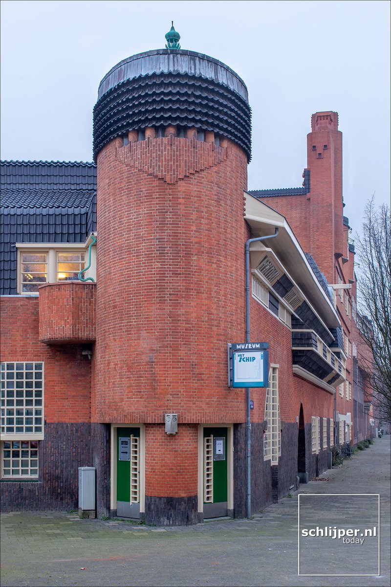 schlijper's tweet image. Oostzaanstraat, ‘t Schip

01.01.2020 16:16
schlijper.nl #Amsterdam #amsterdamseschool #spaarndammerbuurt