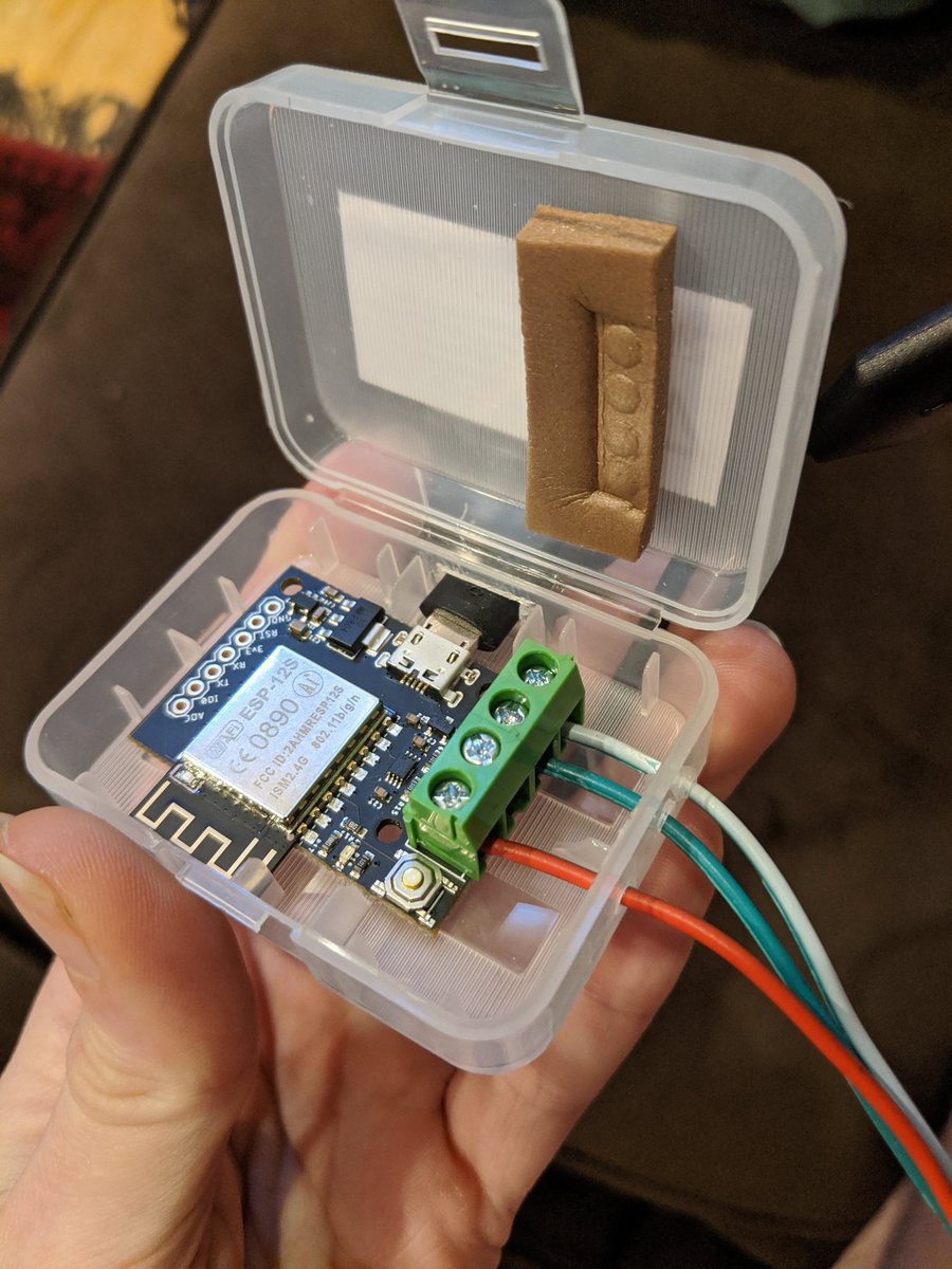 LaserMistress's tweet photo. Made a #pixelblaze LED controller case out of an old #LiPo case, by hand, with snips, punches, foam and a file. I love it ๐ #womenintech #ledlighting #hardwarenerd #wearables https://t.co/yZK20kUFGC