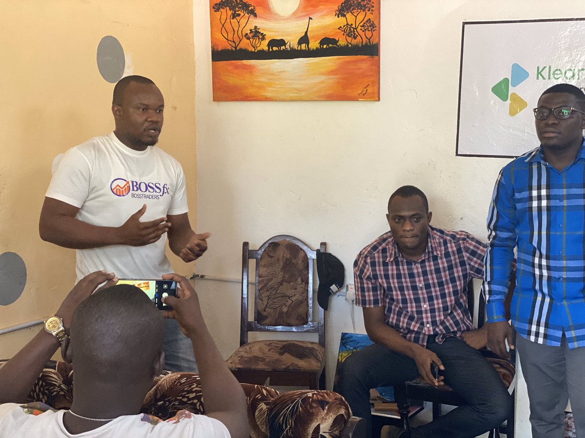 GodsloveADY's tweet photo. There’s joy in meeting likeminded people. Let’s make innovation our hallmark in Hohoe.
#Hohoemeetandgreet #2ndJan https://t.co/gJfERyglI5
