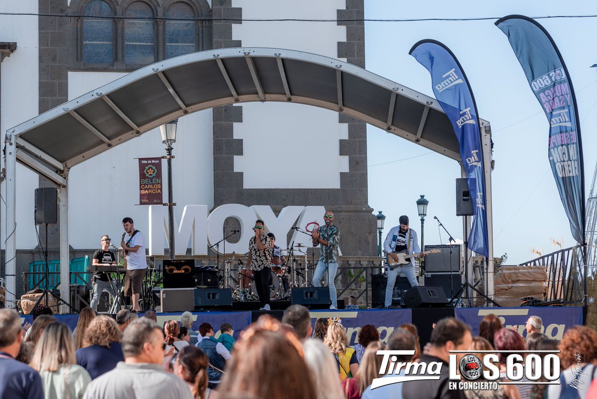raycotacoronte's tweet photo. Concierto Fin de Año de Día en Moya @los600oficial 

#concierto #findeañodedía #navidad #moya #grancanaria #laspalmas #islasacanarias #canariasviva #music #musica #concert #rock #live #photography #fotografia #festival #show #livemusic #fiesta #eventos #foto #band #musicaenvivo https://t.co/Lbs0ozdfWu