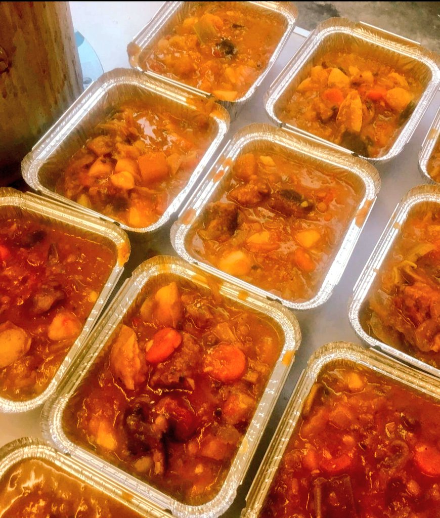 MadDogsHomeless's tweet photo. Thanks to @davross366 @Jimh0791 Sandra
T@ ook out 50 servings of Lou's sausage casserole,made using lindaMcCartney #meatfree #vegetarianSausages.
The diners love them! #Trafford
#Didsbury #Withington #Fallowfield #Manchester #Hulme #feedingthehomeless
#Homeless #kindsness https://t.co/IAO6Nonjs2