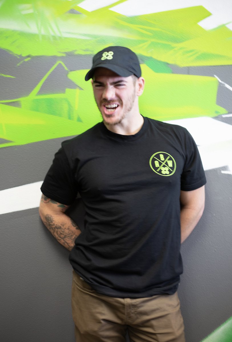 active_bodywork's tweet photo. 💚 Featured therapist 💚
We think Aaron Beazy is just the Beaz knees! 🐝 Head on over to our story to get to know more about our resident goof ball. Then use the 🔗 in our bio to book your session with him, we promise he’ll make your day! https://t.co/y7kwZRRwCU