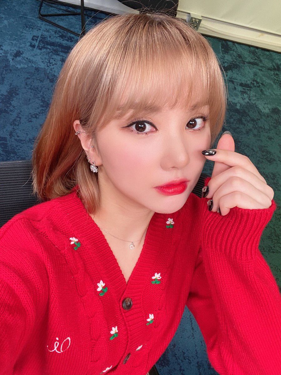 archiveyeochin's tweet photo. ೋ 200102  •  © twitter update
#여자친구 #은하 https://t.co/MdOq5pdV60